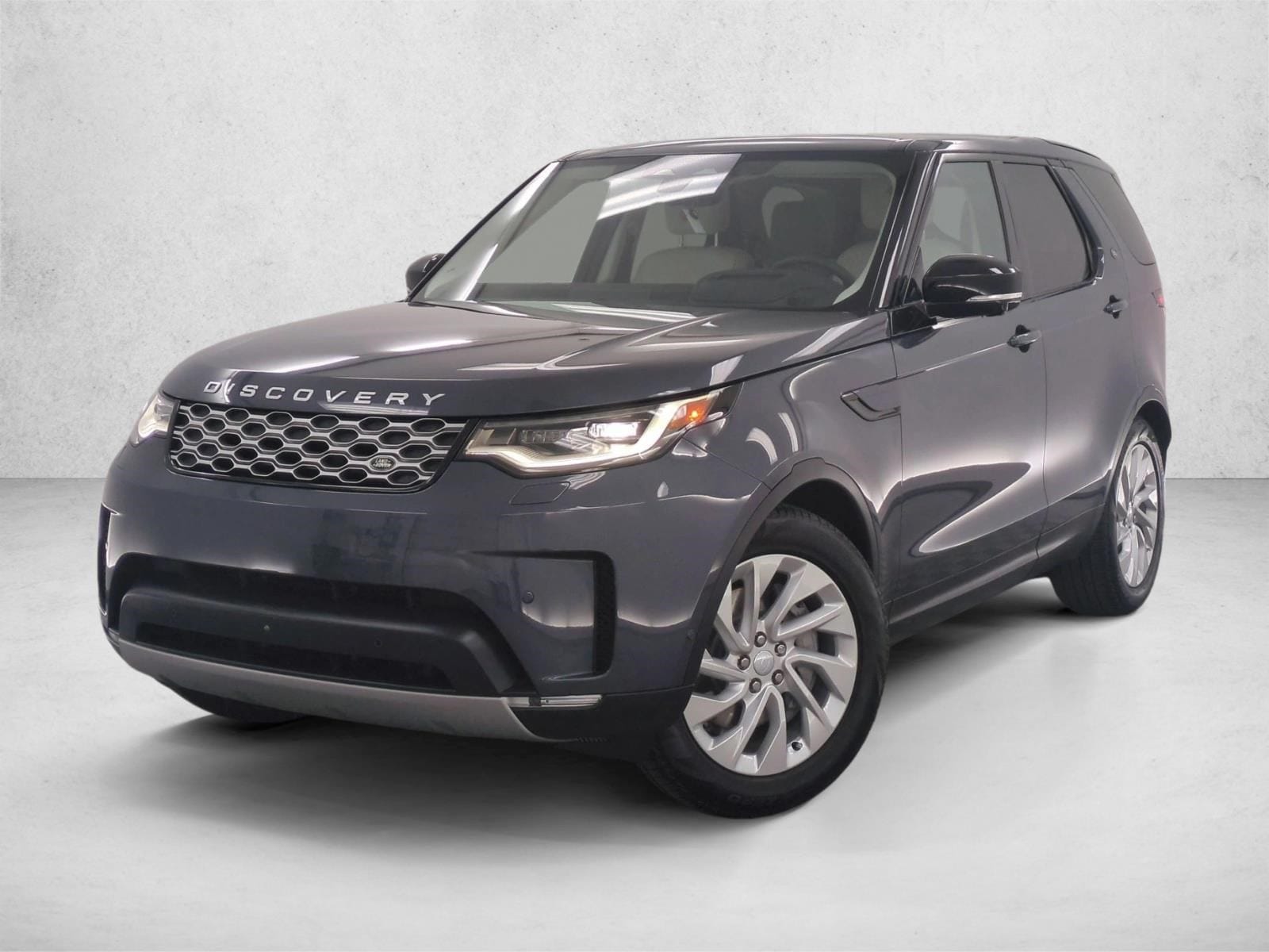 2025 Land Rover Discovery P300 S's photo
