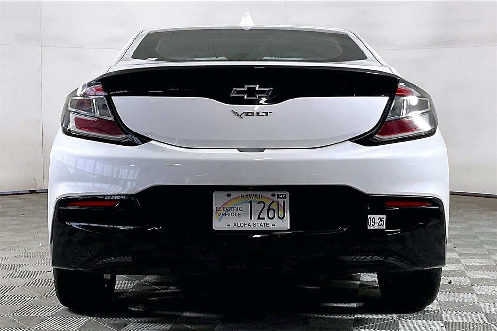 2018 Chevrolet Volt LT photo 3