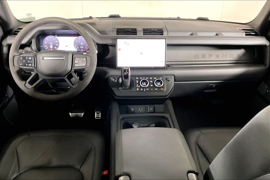 2024 Land Rover Defender V8 - Photo 15