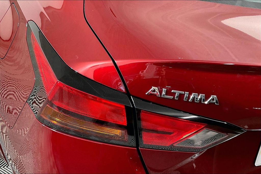 2021 Nissan Altima SR - Photo 28