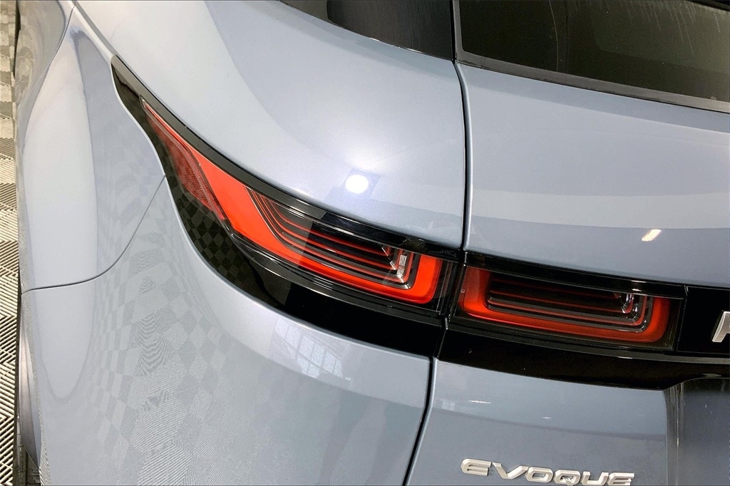 2023 Land Rover Range Rover Evoque SE photo 24