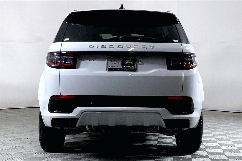 2025 Land Rover Discovery Sport S photo 3