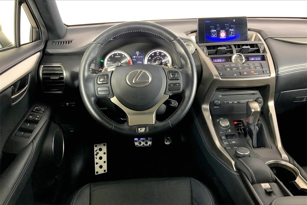 2016 Lexus NX 200t F SPORT photo 4