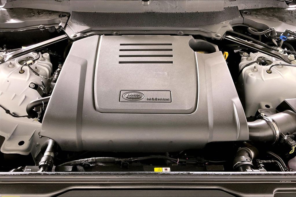 2026 Land Rover Discovery S - Photo 8