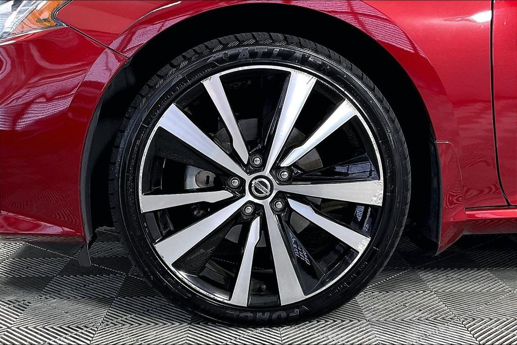 2021 Nissan Altima SR - Photo 8
