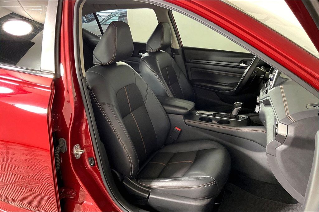 2021 Nissan Altima SR - Photo 6