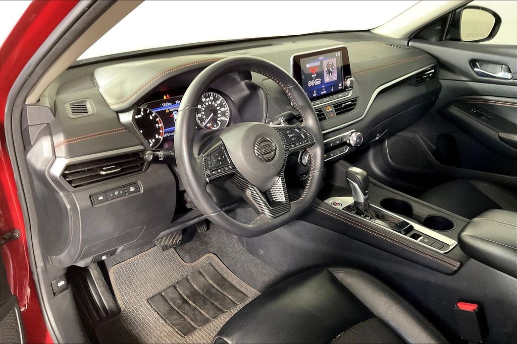 2021 Nissan Altima SR - Photo 14