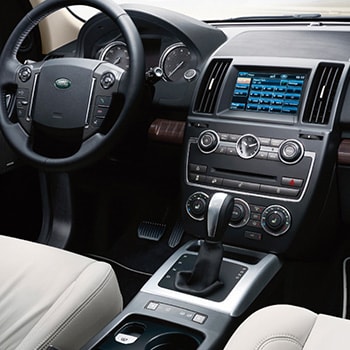 Comfort and Trim Features | 2015 Land Rover LR2 Dealer in Honolulu, HI, near Kaneohe, Kailua, Kapolei & Kaka'ako, HI
