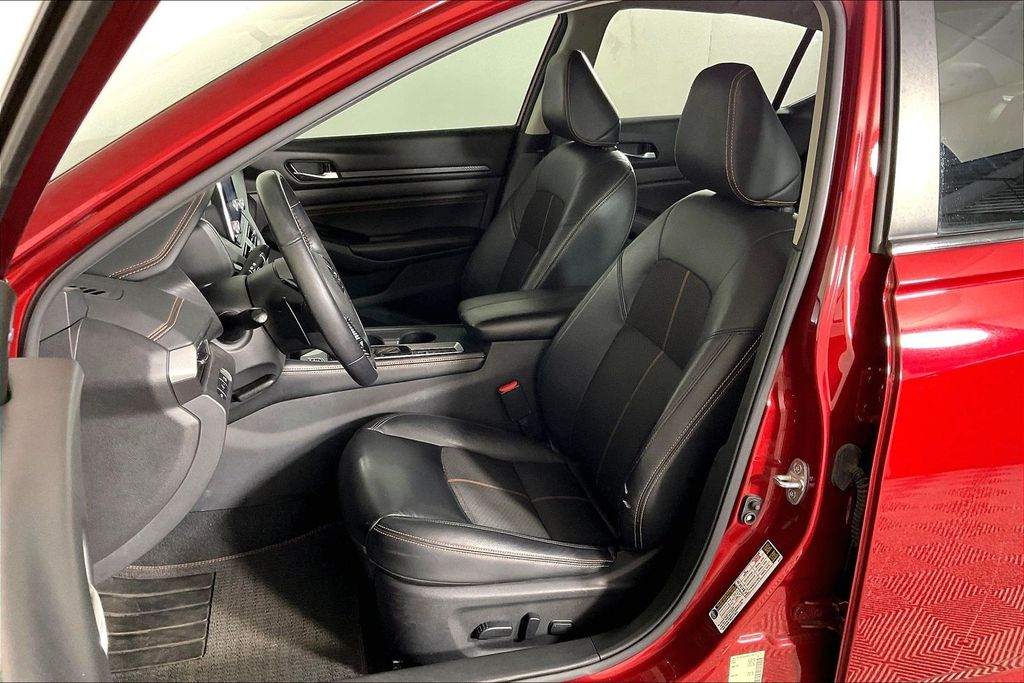 2021 Nissan Altima SR - Photo 24