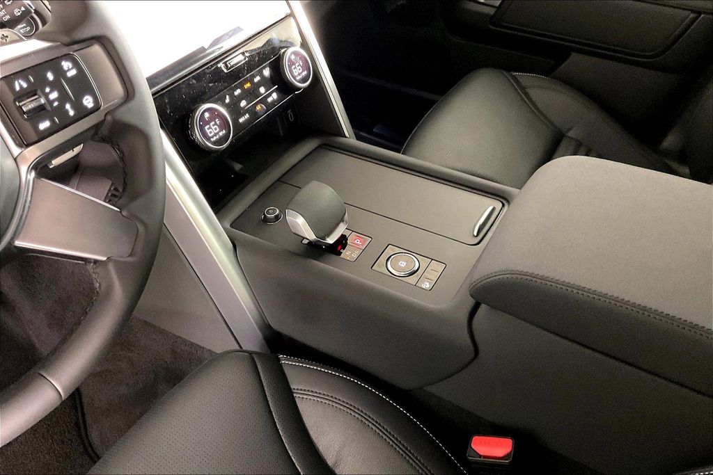 2026 Land Rover Discovery S - Photo 6