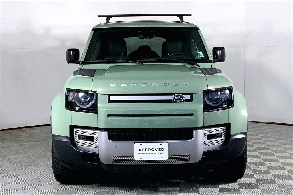 2023 Land Rover Defender 110 photo 2