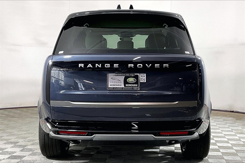 New 2025 Land Rover Range Rover SE SUV