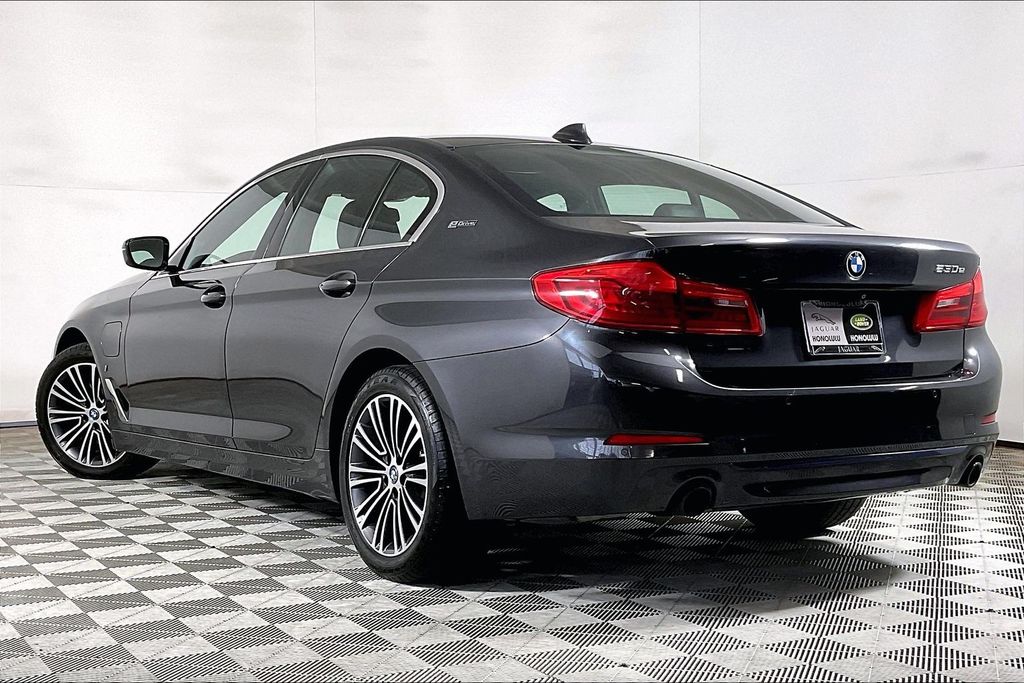 2019 BMW 5 Series 530e - Photo 13