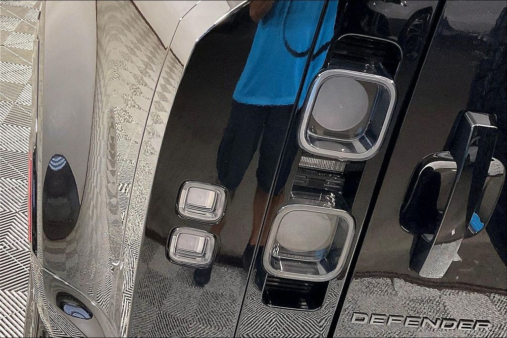 2024 Land Rover Defender V8 - Photo 28
