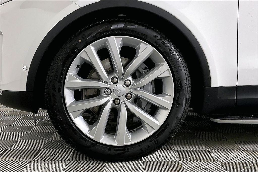 2026 Land Rover Discovery S - Photo 9