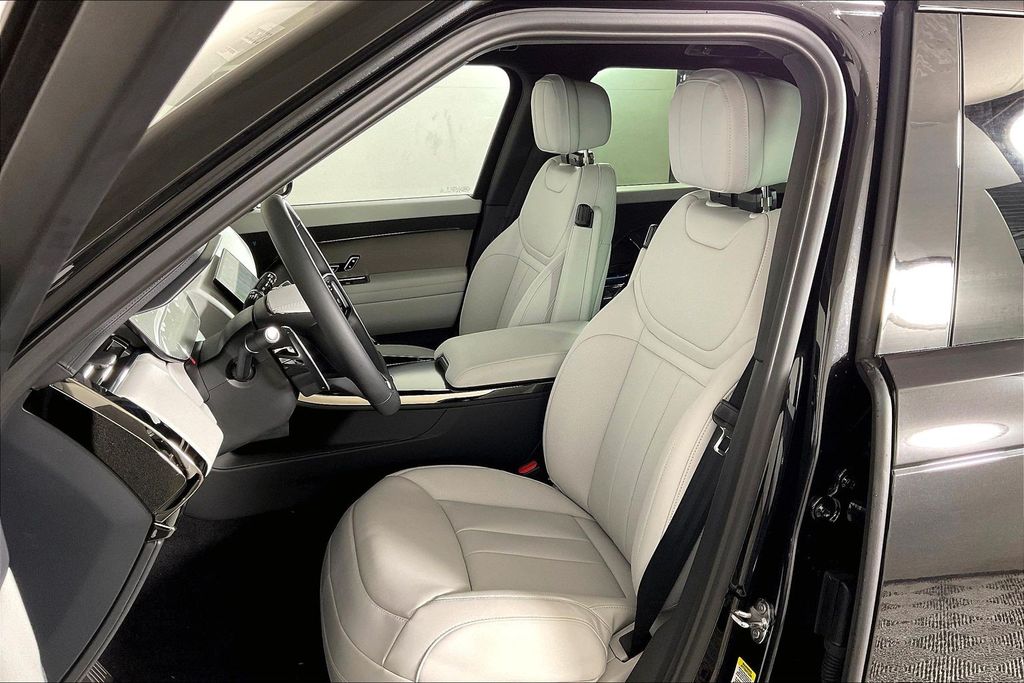2026 Land Rover Range Rover Sport SE - Photo 7