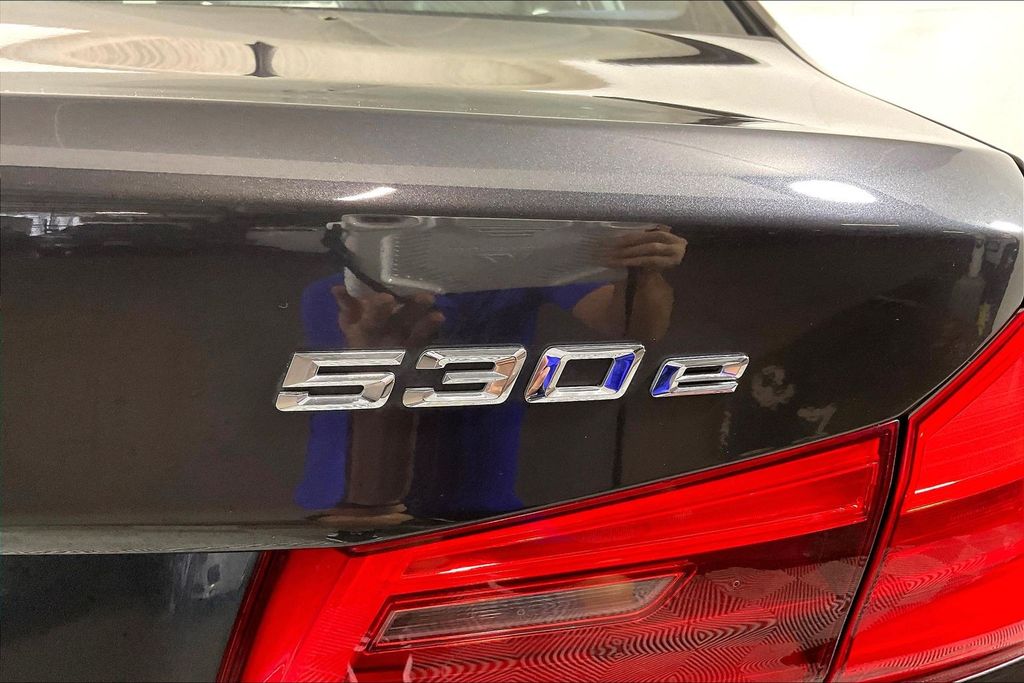 2019 BMW 5 Series 530e - Photo 7