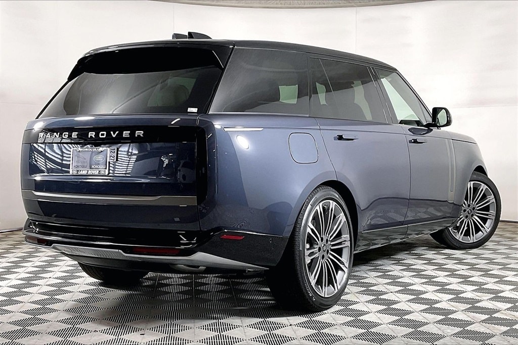 New 2025 Land Rover Range Rover SE SUV