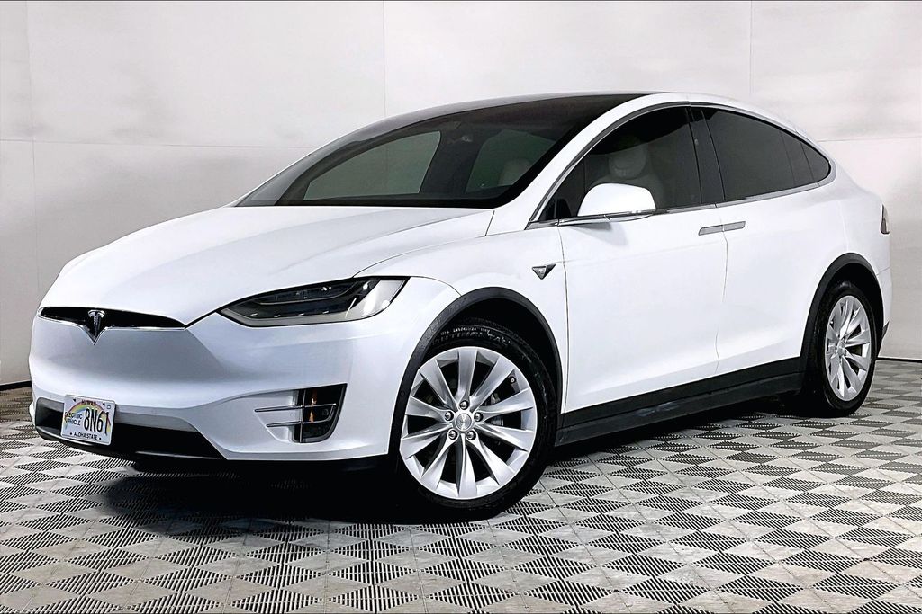 2019 Tesla Model X at Land Rover Honolulu, photo 1