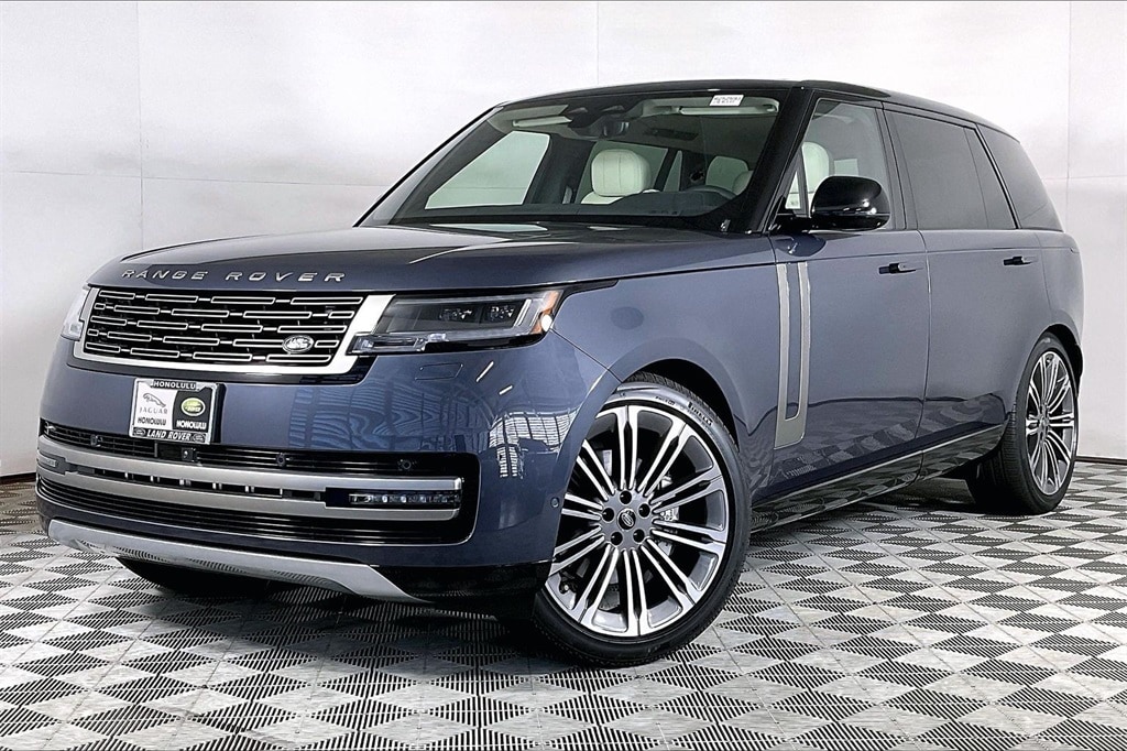 New 2025 Land Rover Range Rover SE SUV