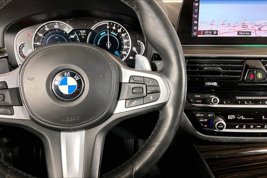 2019 BMW 5 Series 530e - Photo 19