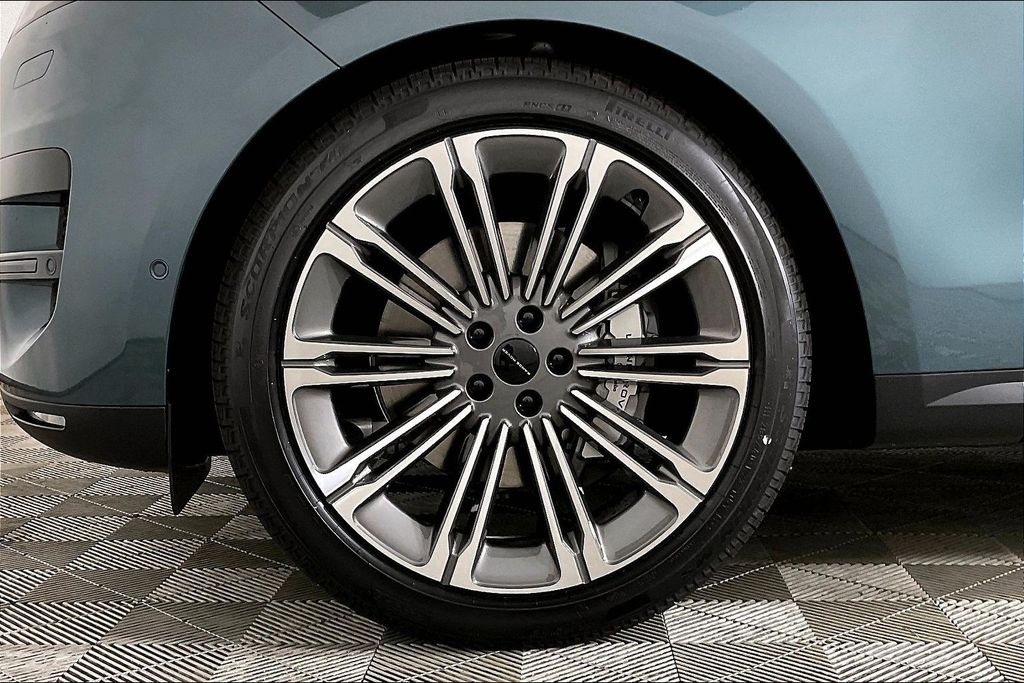 2026 Land Rover Range Rover Sport SE - Photo 9