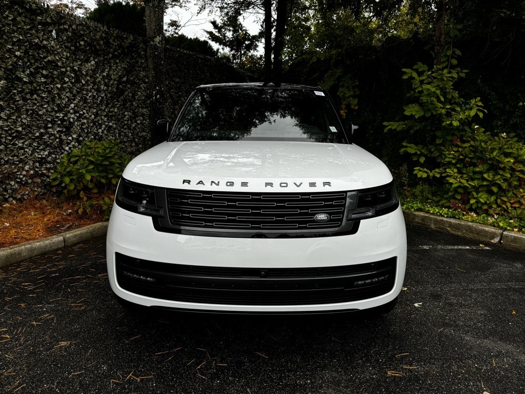 New 2025 Land Rover Range Rover SE SUV