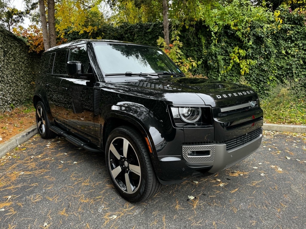 New 2025 Land Rover Defender 110 X-Dynamic SE SUV