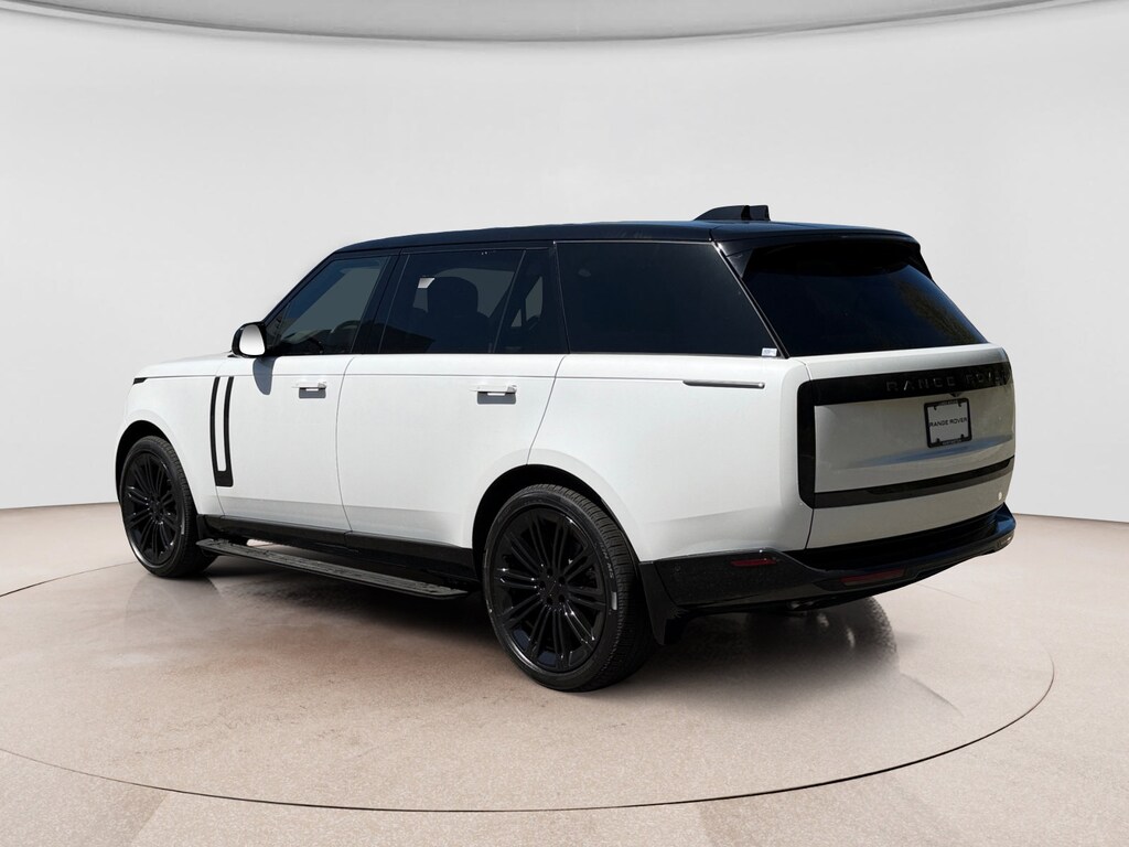 New 2026 Land Rover Range Rover SE LWB 7-Seats / V8 SUV