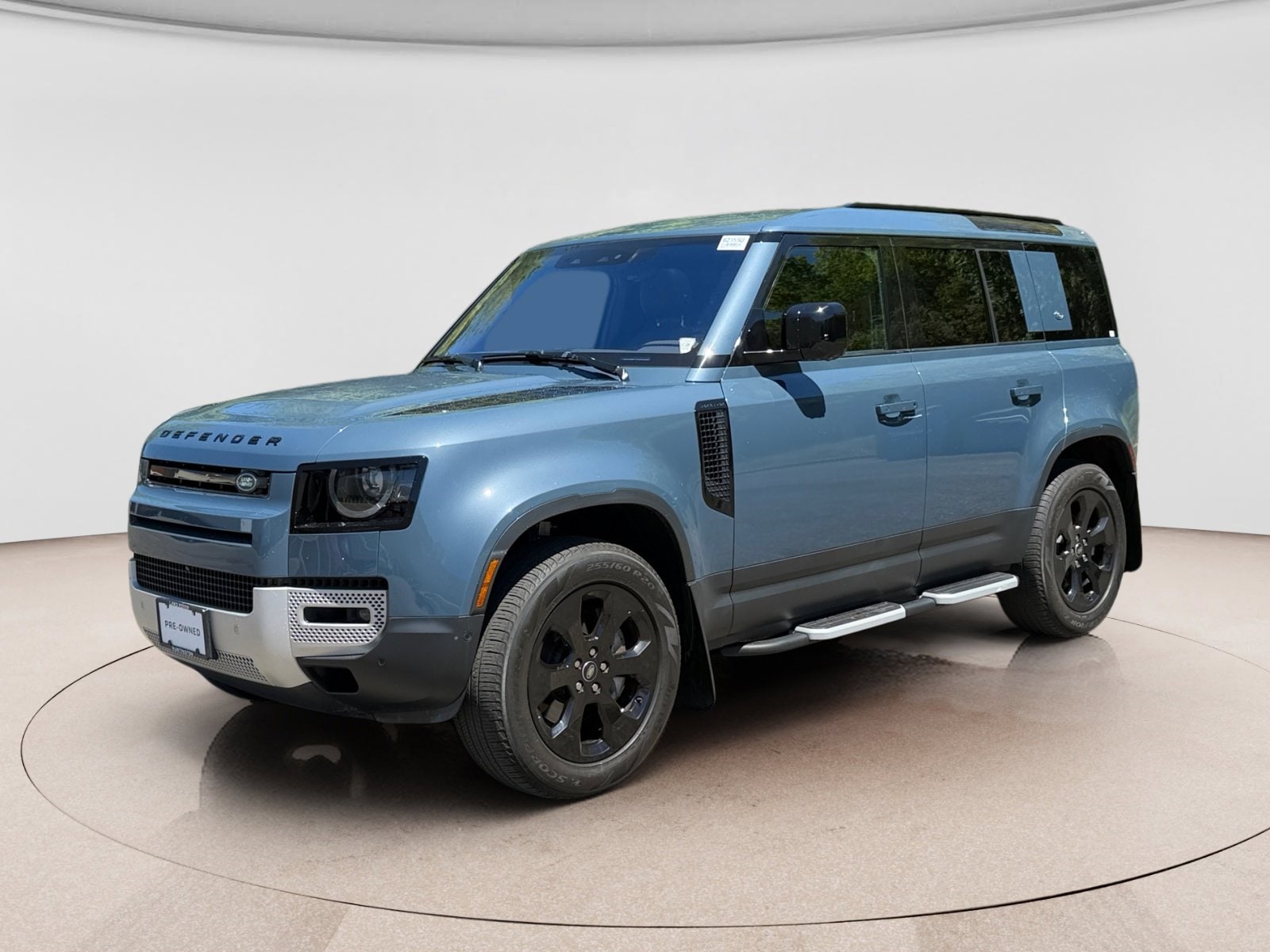 2023 Land Rover Defender SE's photo