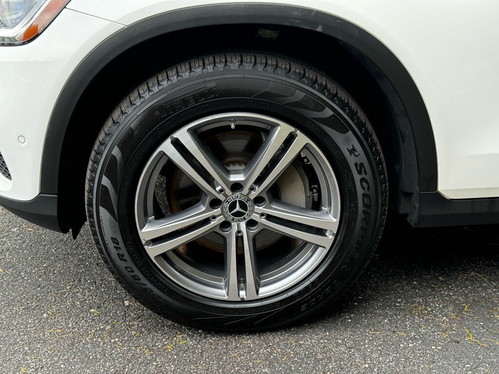 2022 Mercedes Benz GLC 300 4MATIC photo 4