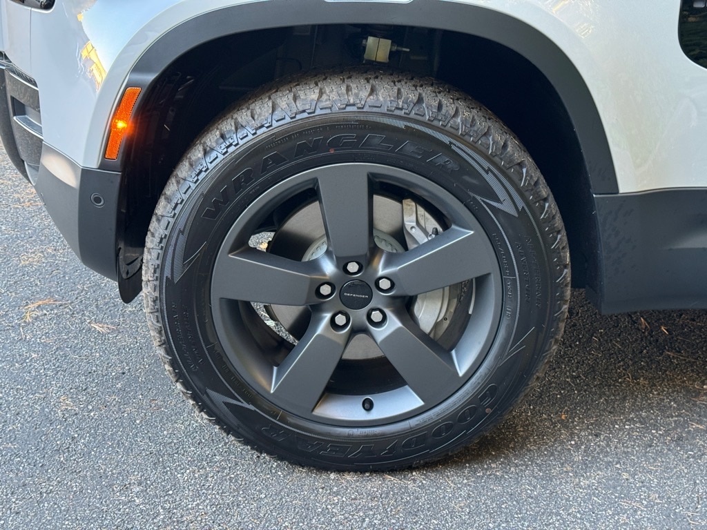 New 2026 Land Rover Defender 110 S 300PS SUV