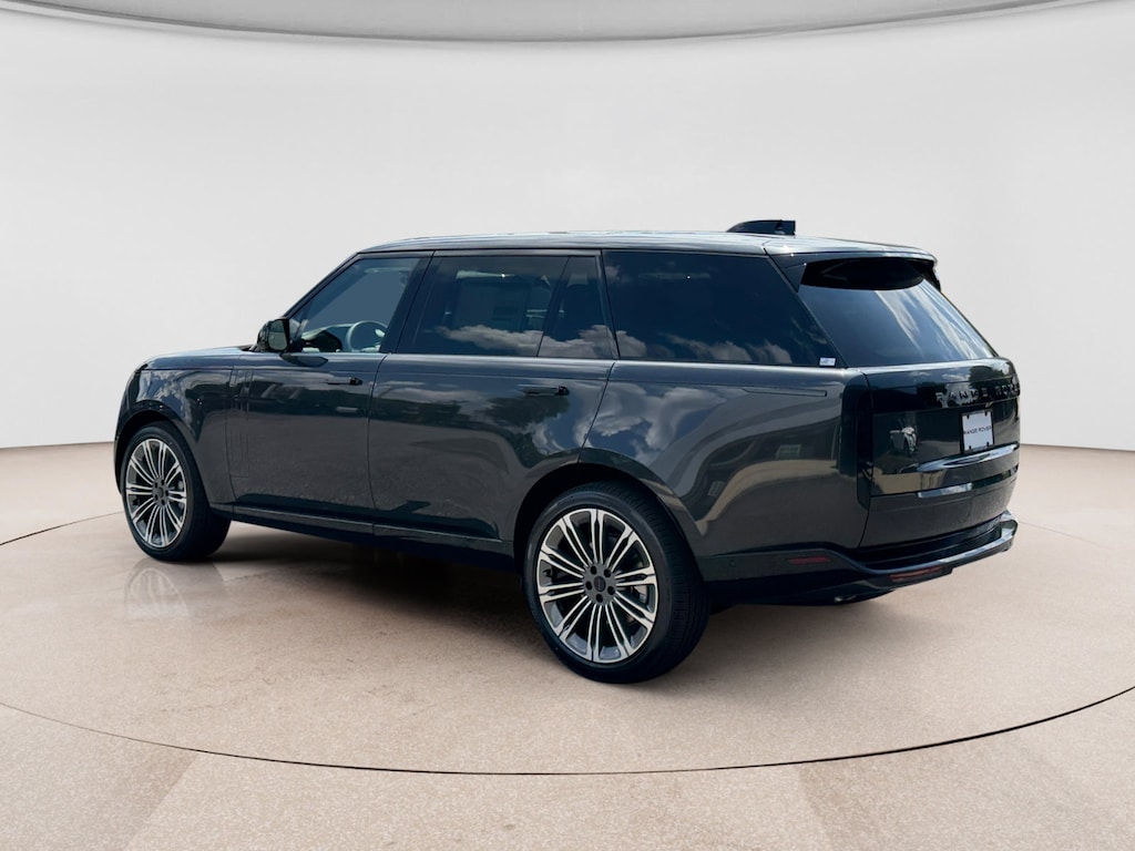 New 2026 Land Rover Range Rover SE LWB 7-Seats / V8 SUV