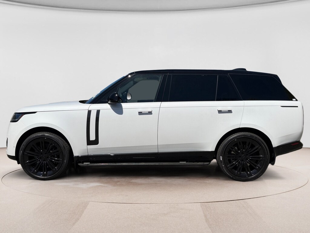 New 2026 Land Rover Range Rover SE LWB 7-Seats / V8 SUV