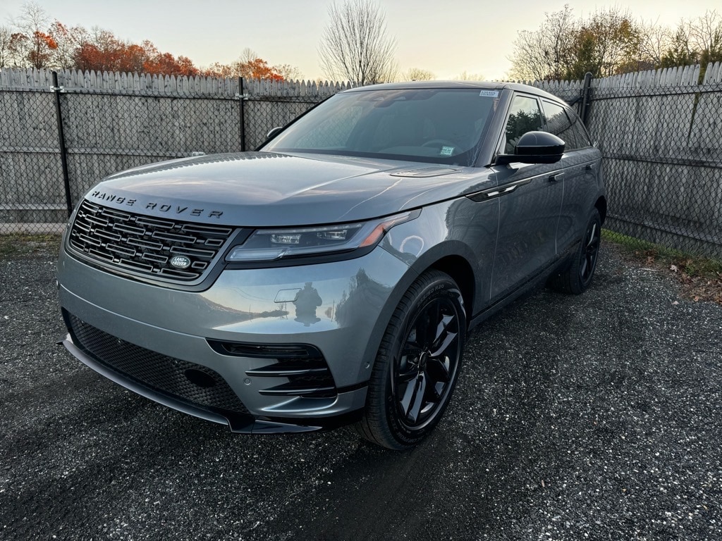 2026 Land Rover Range Rover Velar Dynamic SE's photo