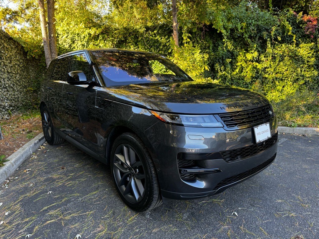 2023 Land Rover Range Rover Sport SE photo 3