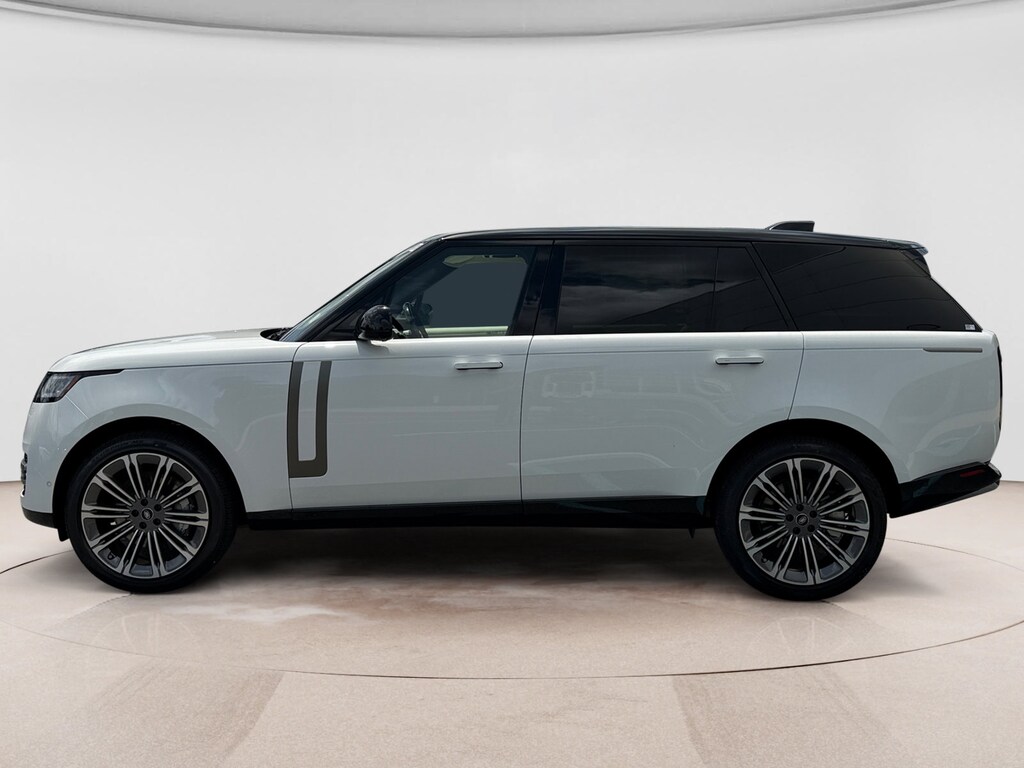 New 2026 Land Rover Range Rover SE LWB 7-Seats / V8 SUV