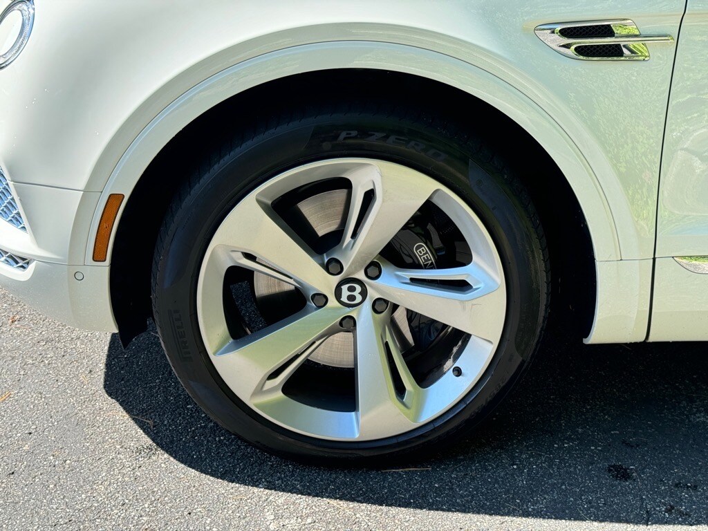 2020 Bentley Bentayga V8 photo 4