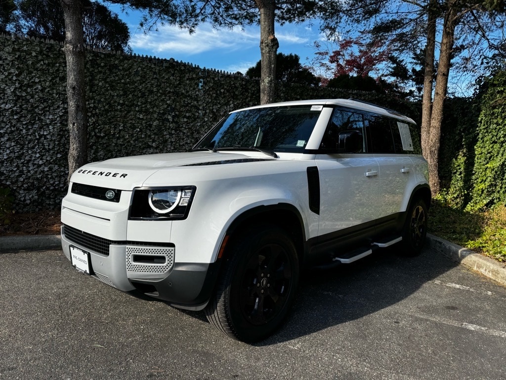 2023 Land Rover Defender S's photo