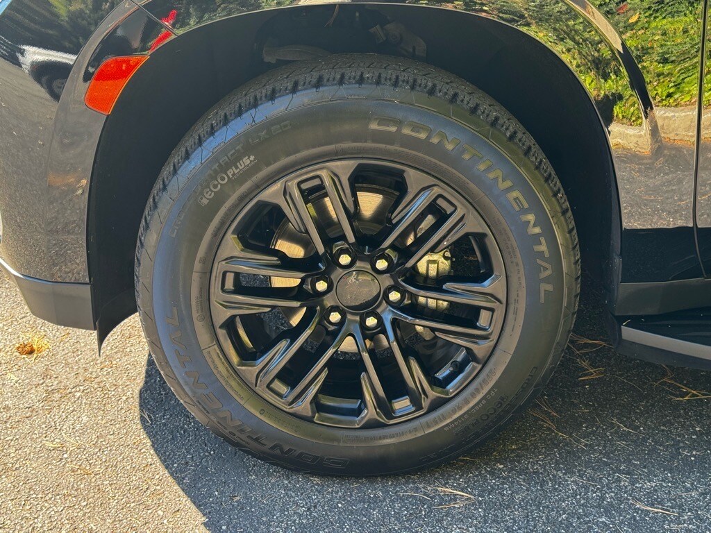 2023 Gmc Yukon SLT photo 3