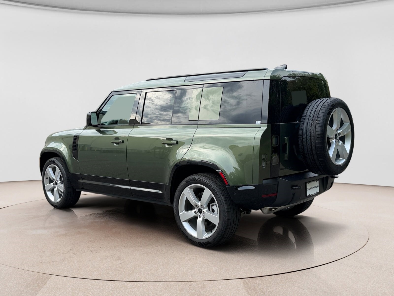 2026 Land Rover Defender X-Dynamic SE - Photo 3