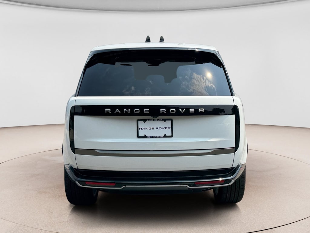 New 2026 Land Rover Range Rover SE SUV
