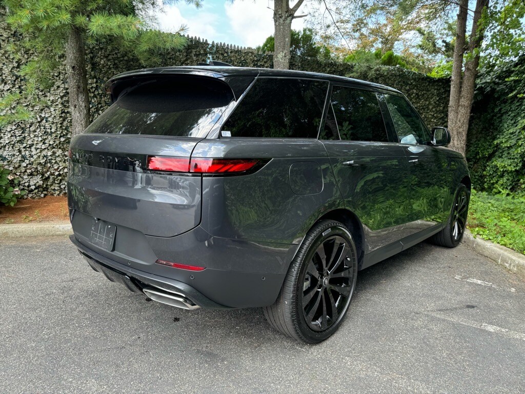 2025 Land Rover Range Rover Sport SE photo 3