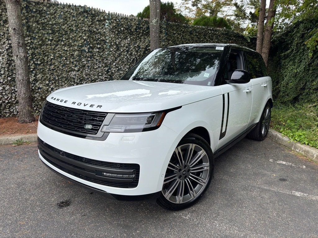 New 2025 Land Rover Range Rover SE SUV