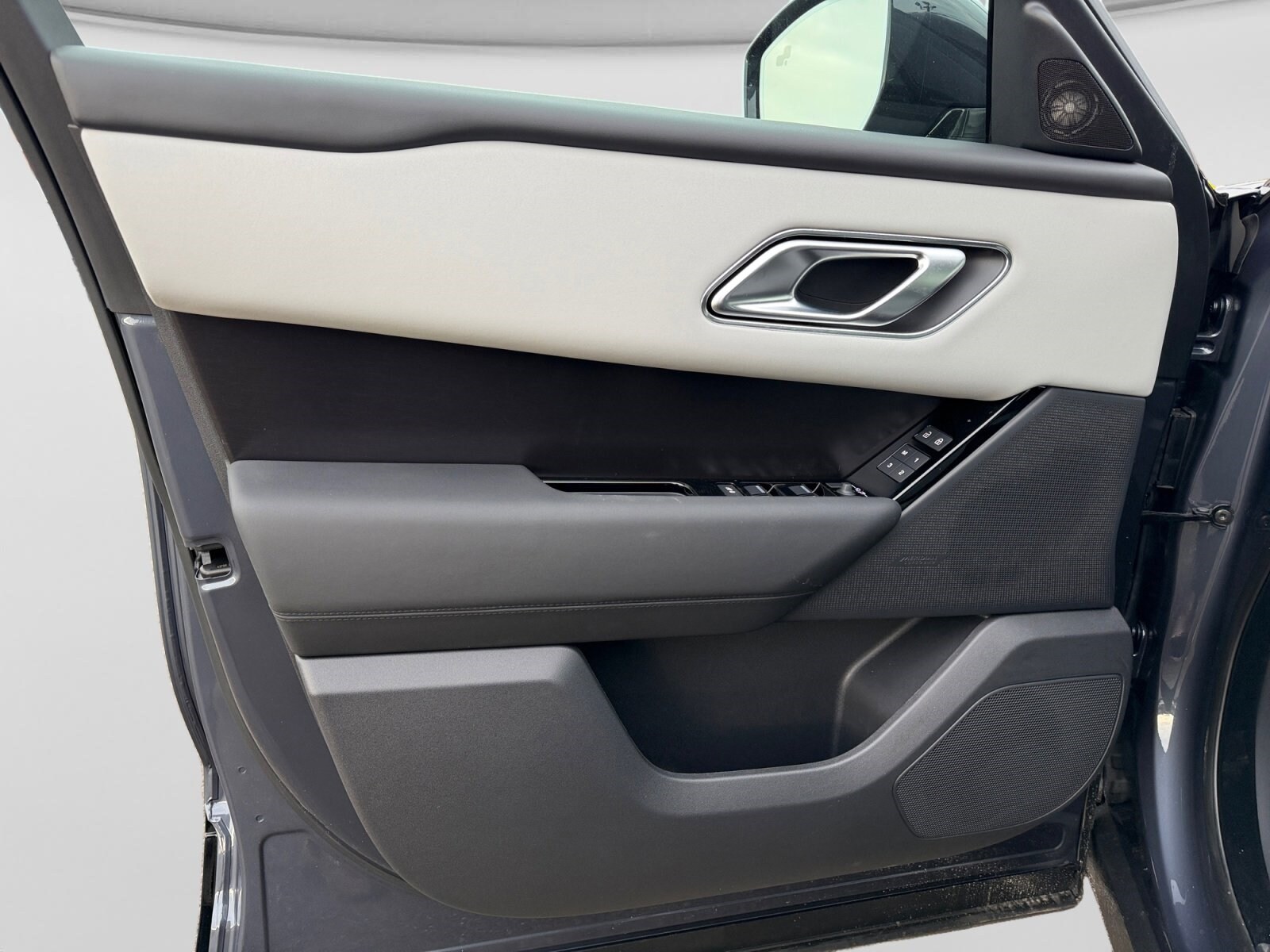 2026 Land Rover Range Rover Velar Dynamic SE - Photo 12
