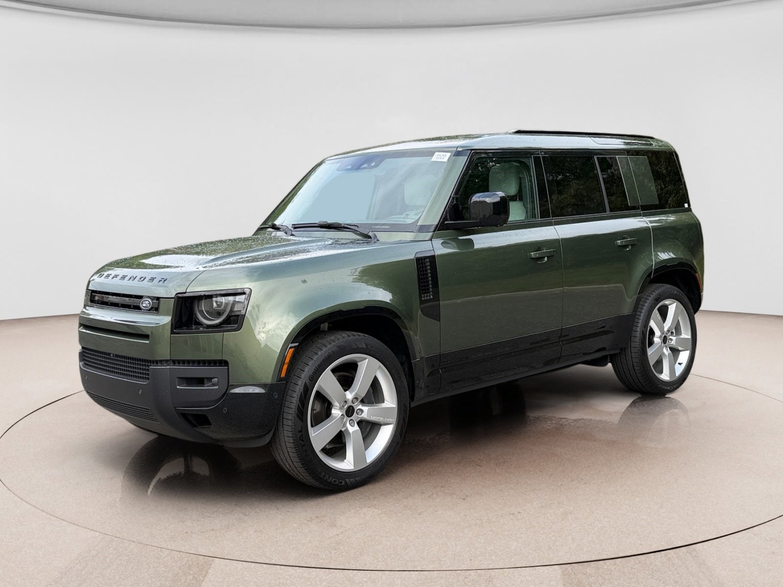2026 Land Rover Defender 110 X-Dynamic SE P400's photo