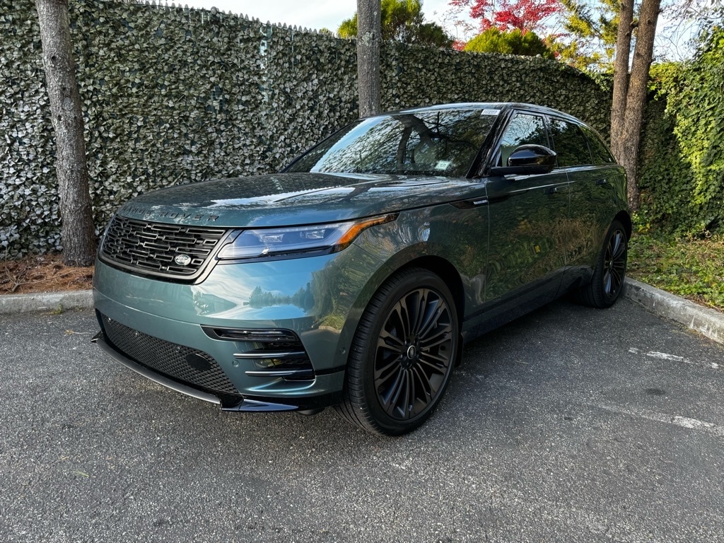 2026 Land Rover Range Rover Velar Dynamic SE's photo