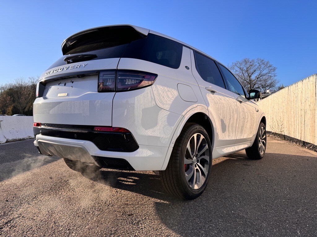 2025 Land Rover Discovery Sport S photo 3