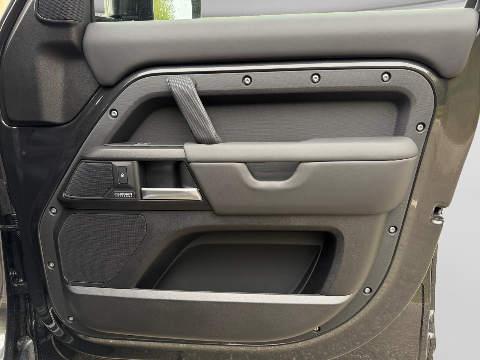 2026 Land Rover Defender V8 - Photo 24