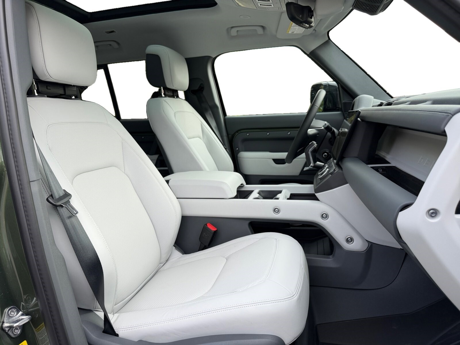 2026 Land Rover Defender X-Dynamic SE - Photo 22